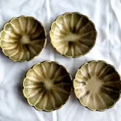 ◇【昭和レトロ】陶芸 自然釉 瀬戸焼 黄瀬戸 菊花形 小皿 貫入 工芸品