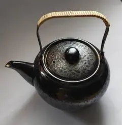 南部鉄器 岩忠 砂鉄 急須 霰文様 鋳鉄 茶道具 鉄瓶 南部鉄器 岩忠 砂鉄 急須 霰文様 鋳鉄 茶道具 鉄瓶 - メルカリ