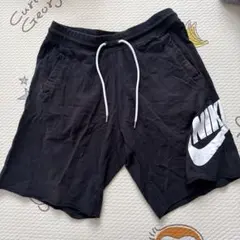 Nike ロゴ入り 黒 ショートパンツ