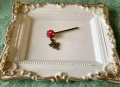 [D03] ハンドメイド　赤い薔薇とウサギのチャーム付きヘアピン　ロリィタ　兎