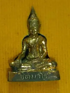 タイのお守り プラクルアン 翡翠入り 仏像 護符 お守り アミュレット