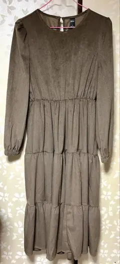 レディース　ワンピース　ロングワンピース　フリル　マキシ丈　秋　冬　ブラウン系