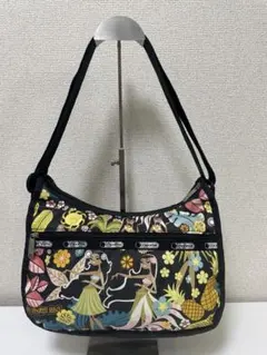 LeSportsac】干支キャラクター柄3zipショルダーバッグ - メルカリ