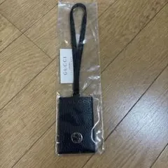 GUCCI ブラックレザー ネームタグ