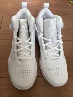 adidas バスケットボールシューズ ホワイト