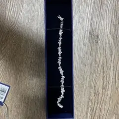 エレガントなクリスタルブレスレット