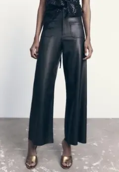 ZARA レザーパンツ