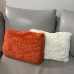 ホワイト＆オレンジ フリース クッション
