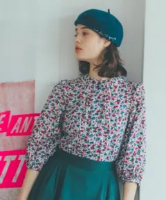 To b. by agnes b. CHEMISE フラワープリントブラウス