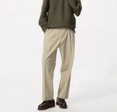 タックワイドパンツ