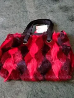 新品 NORTHERN WORLD ファー ハンドバッグ 赤/黒色(B
