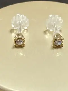 flowering 誕生石ピアス　クリスタルのサムネイル
