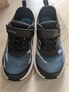 瞬足　キッズスニーカー 黒