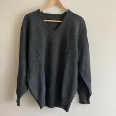 ダークグレー Vネック セーター　メン　通学