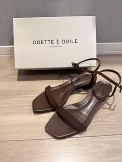 ODETTE É ODILE ストラップサンダル ブラウンのサムネイル