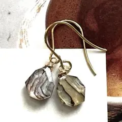 1点作品☆ 大粒菱形水色×グレーオパールピアス　イヤリングに変更可能☺︎ 1点作品☆ 大粒菱形水色×グレーオパールピアス イヤリングに変更可能
