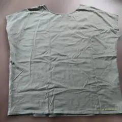 ADOLFO DOMINGUEZ カーキ Tシャツ XSのサムネイル
