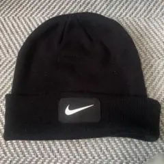 Nike 黒 ニット帽 ロゴ付き