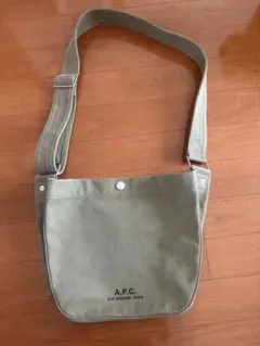 A.P.C. キャンバス ショルダーバッグのサムネイル