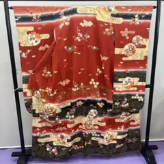 8147 赤 黒 振袖 着物 正絹 雪輪 菊 亀甲 桐 - メルカリ