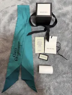 【美品】Gucci グッチ ロゴ シルク ネックボウ スカーフのサムネイル