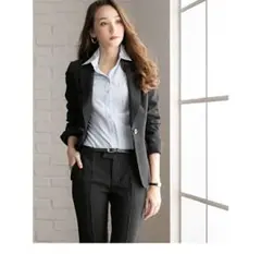 黒のストライプビジネススーツ 9号