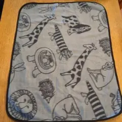 Lisa & Johanna Larson 動物柄フリースブランケット