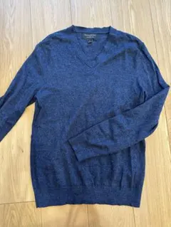 バナナリパブリック　Vネックニット