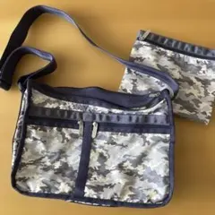 LeSportsac カモフラ柄 ショルダーバッグ ポーチ付きのサムネイル