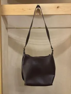 ブラウン レザータッチスクエアショルダーバッグ