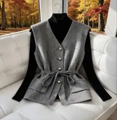 グレー スリーブレスベスト