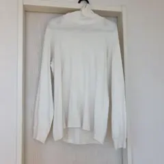 ユニクロ UNIQLOホワイト タートルネック 長袖トップス