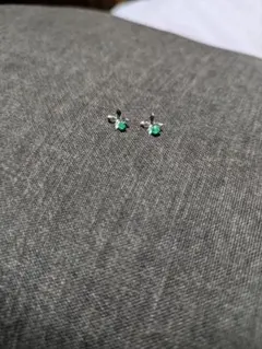 K１４エメラルド 花型ピアス シルバーキャッチなし