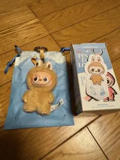 イニシャルラブブ　popmart labubu S