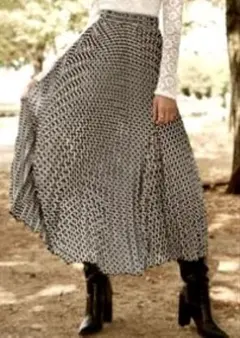 SHEIN プリーツロングスカート　Ｓ　ブラックホワイト