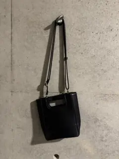 ZARA /ショルダーバッグ（黒）のサムネイル