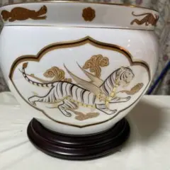 新品未使用　鳳凰、麒麟、蝶々、雲の大倉陶園大皿28センチ☆鳳凰飾りのヴィンテージ 新品未使用 鳳凰、麒麟、蝶々、雲の大倉陶園大皿28センチ☆鳳凰