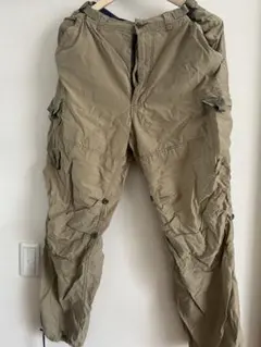 Abercrombie & Fitch カーゴパンツ (値下げ交渉可)のサムネイル