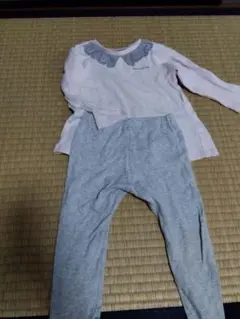 Comme ca ism ピンクトップスとグレーのレギンスセットのサムネイル