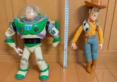 バズ・ライトイヤーとウッディのフィギュアセット