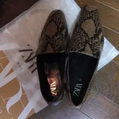 ★新品　ZARA ヘビ柄 ローファー ブラウン/ベージュ