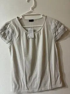OFF SET ONフリル袖 ホワイト Tシャツ