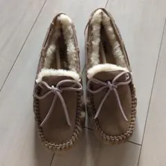 UGG ベージュ スエード スリッポン新品未使用