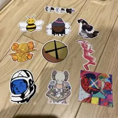 KAWSステッカー