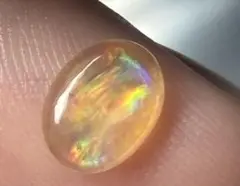 メキシコ産 ファイアオパール 0.55ct 遊色効果