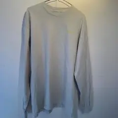 グレージュ　ロンT 袖ロゴ入りのサムネイル