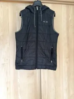 2025年最新】オークリー ダウンベストの人気アイテム - メルカリ