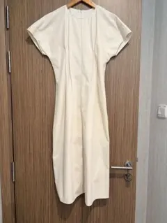 【4/8までの出品！】 半袖ワンピース アイボリー