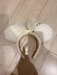 ディズニー　ミニーちゃん　カチューシャ　白