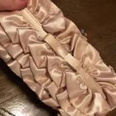 パーティバック　可愛いサテンフリルバック ピンクベージュ？